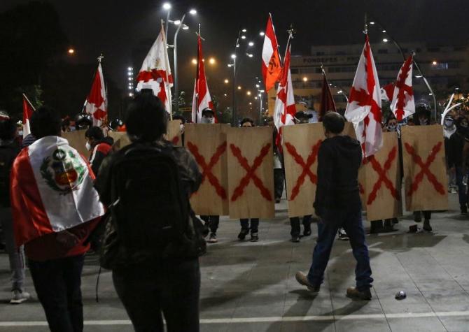 Dos ministros peruanos denuncian agresión por parte de manifestantes fujimoristas