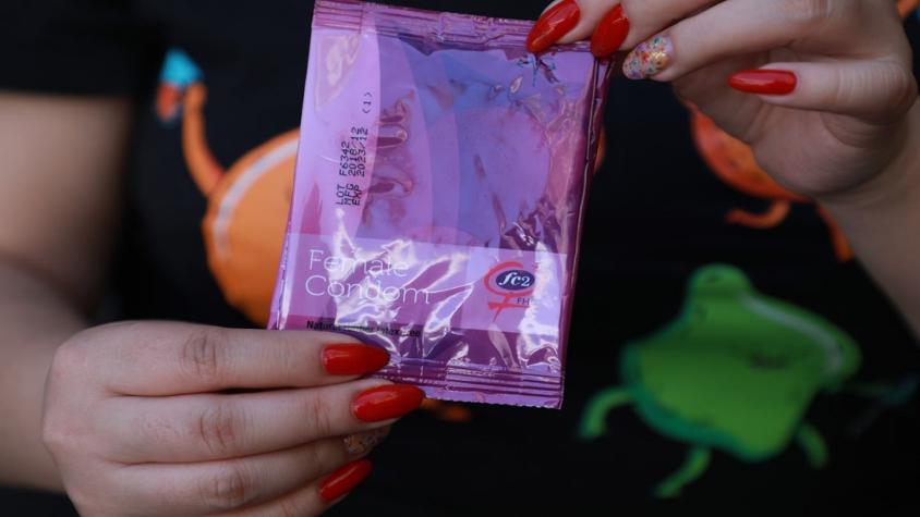 Prevención del VIH: Cómo es el condón femenino o vaginal que el Minsal entregará de manera gratuita