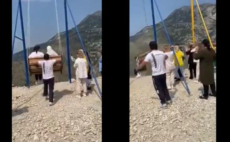 [VIDEO] Jóvenes caen de un columpio en un barranco a 1.500 metros de altura