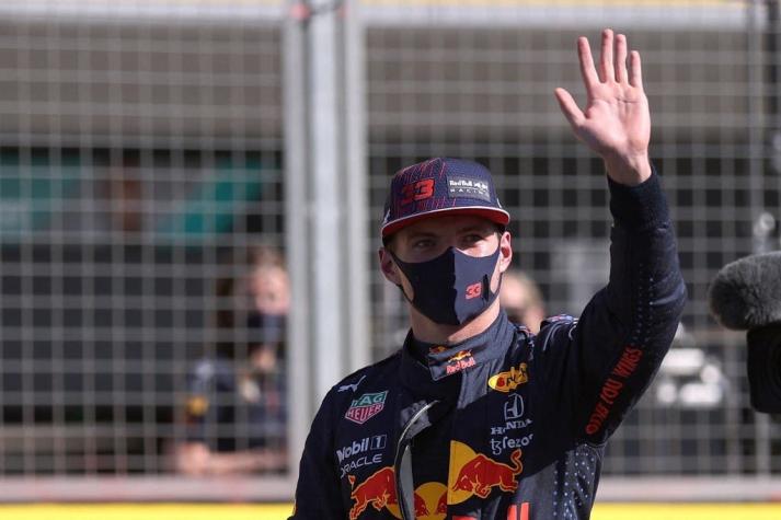 Verstappen critica a Hamilton tras choque que lo sacó de carrera: Fue un "movimiento peligroso"