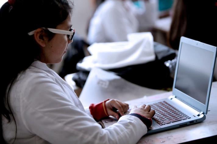Un récord: Junaeb entregará 150 mil computadores a estudiantes de 7° básico a nivel nacional
