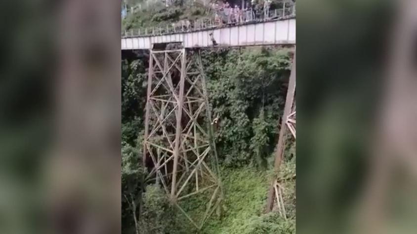 "Se confundió": Joven muere tras lanzarse por error al vacío mientras hacía bungee jumping