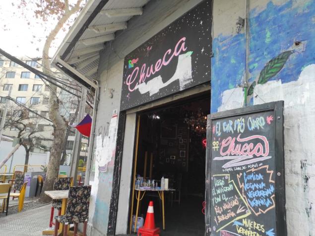 Chueca Bar: recinto de la comunidad LGBTIQ+ denuncia ataque lesbofóbico en Providencia