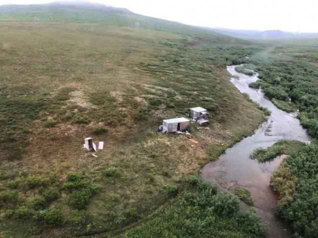 Rescatan a un hombre que resistió durante una semana el acoso de un oso en Alaska