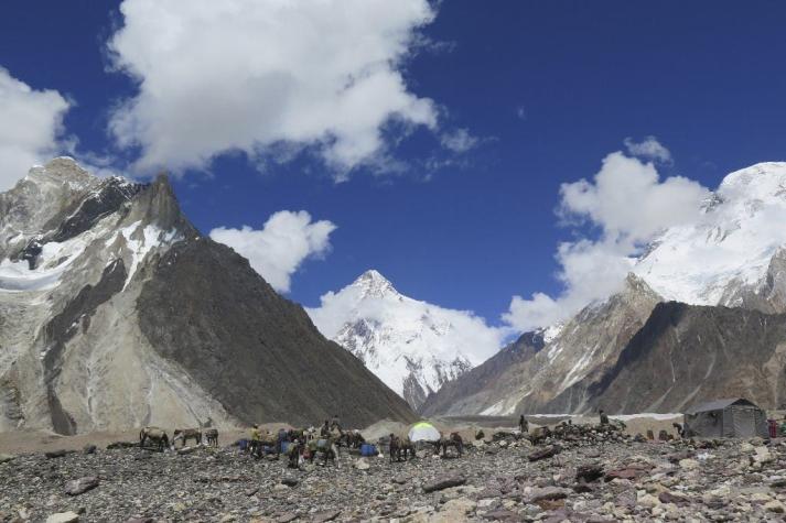 Alpinista escocés de 68 años murió al intentar escalar montaña K2 en Pakistán