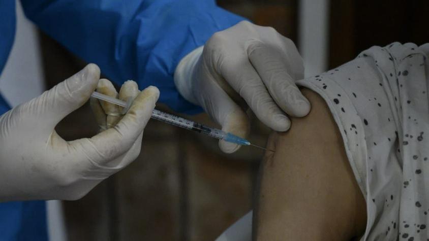 Uruguay confirma tercera dosis de vacuna contra el coronavirus para personas con inmunosupresión