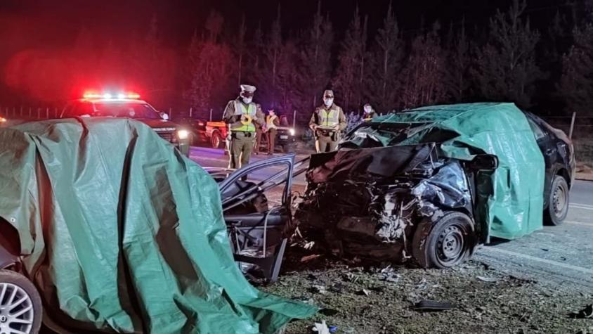 [VIDEO] Colisión frontal entre dos autos deja tres muertos en Pichilemu