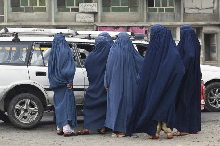 Precio de la burka se dispara hasta 5 veces su valor en Afganistán 