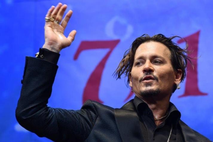 Festival de cine premia a Johnny Depp y mujeres critican reconocimiento