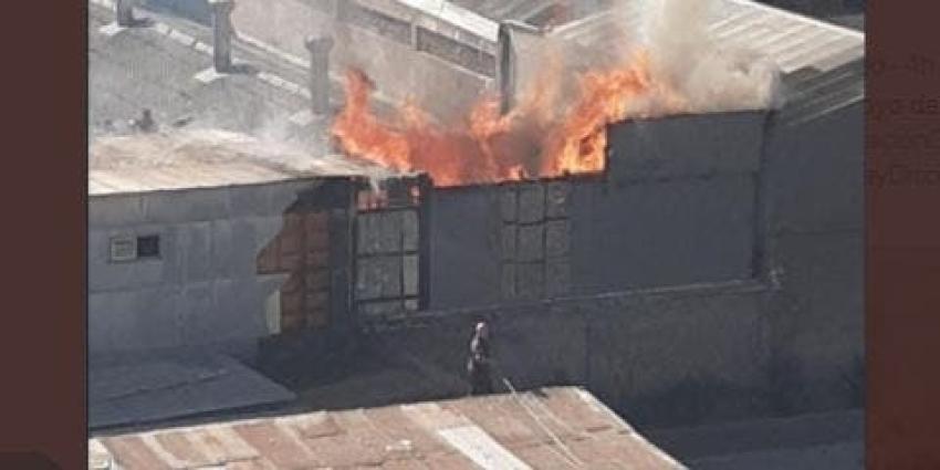 Incendio afectó a segundo piso de cité en Estación Central