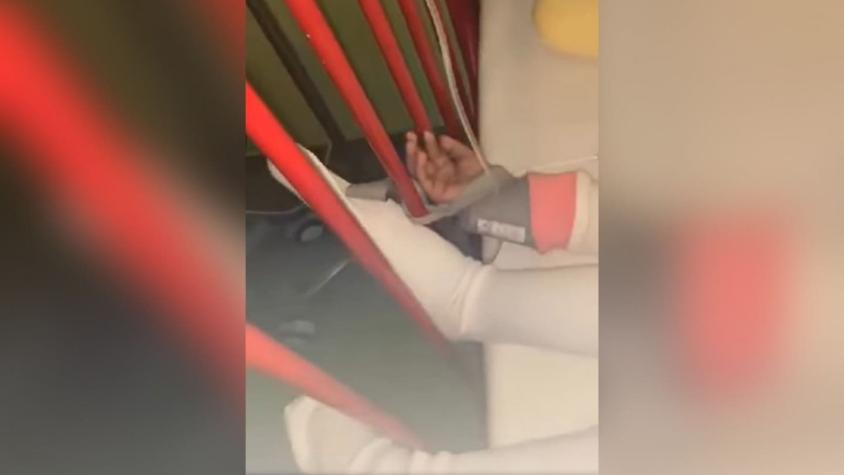 Hospital Roberto del Río por video de niña amarrada a camilla: "La imagen es fortuita"