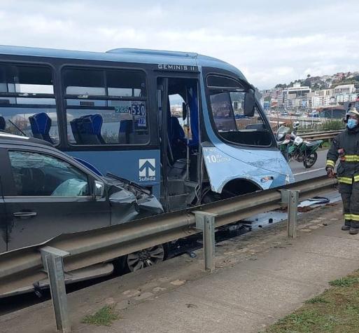 Accidente de tránsito en Talcahuano deja al menos dos fallecidos y cuatro vehículos involucrados