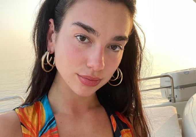 El microbikini "matchy-matchy" que usó Dua Lipa con sus amigas en sus paradisiacas vacaciones