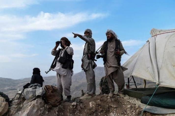 Los talibanes capturan una segunda capital provincial en Afganistán