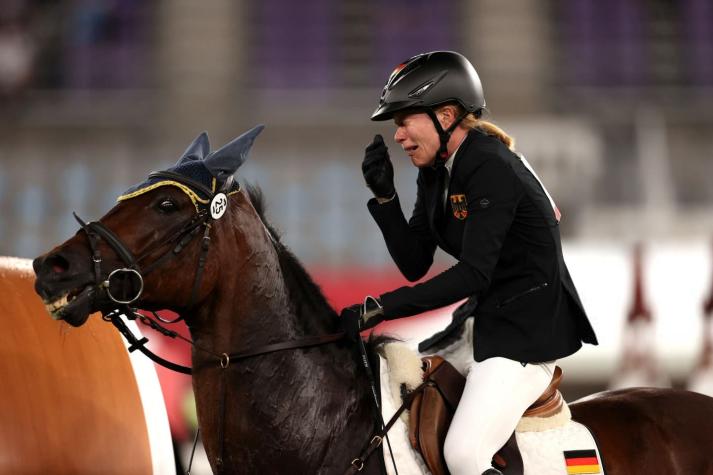 [VIDEO] Tokio 2020: expulsan entrenadora alemana de pentatlón por golpear un caballo