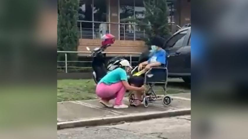 [VIDEO] Denuncian que mujer hizo pasar a su hija por discapacitada para pedir limosna en iglesia