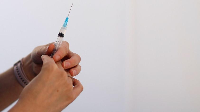 Minsal lo ratifica con cifras: Personas no vacunadas se contagian, se agravan y mueren más