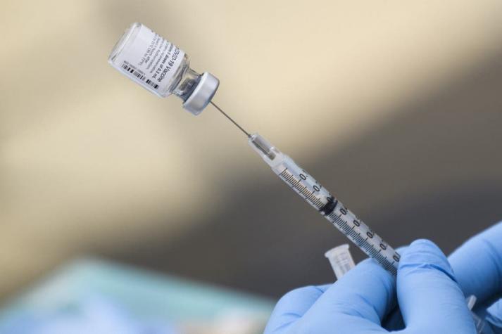EE.UU autoriza dosis de refuerzo de vacuna contra el COVID-19 para inmunodeprimidos