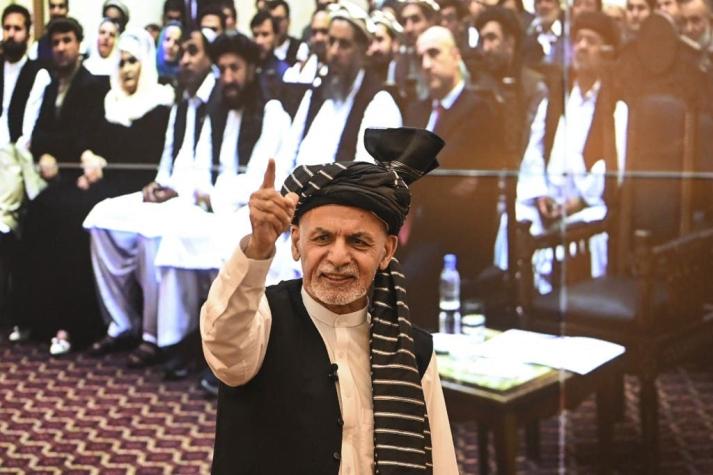 Presidente afgano escapa del país ante llegada de talibanes a Kabul