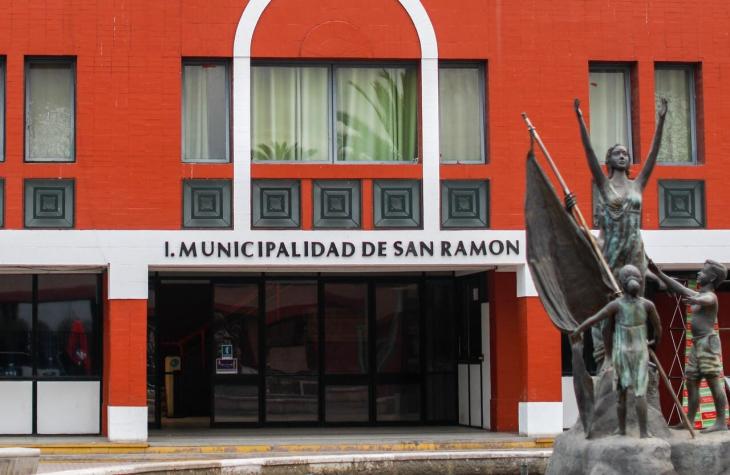 [VIDEO] Reportajes T13: Basural clandestino y muebles perdidos en Municipalidad de San Ramón