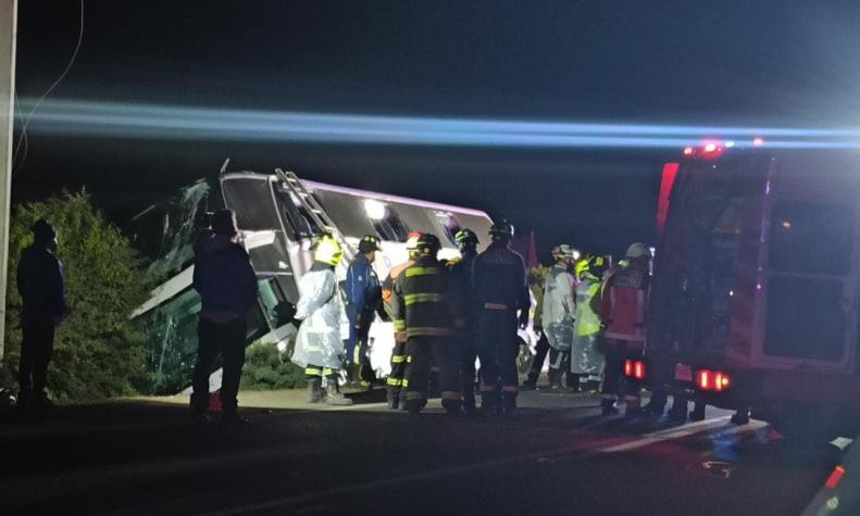 Al menos seis lesionados tras volcamiento de bus en Ovalle
