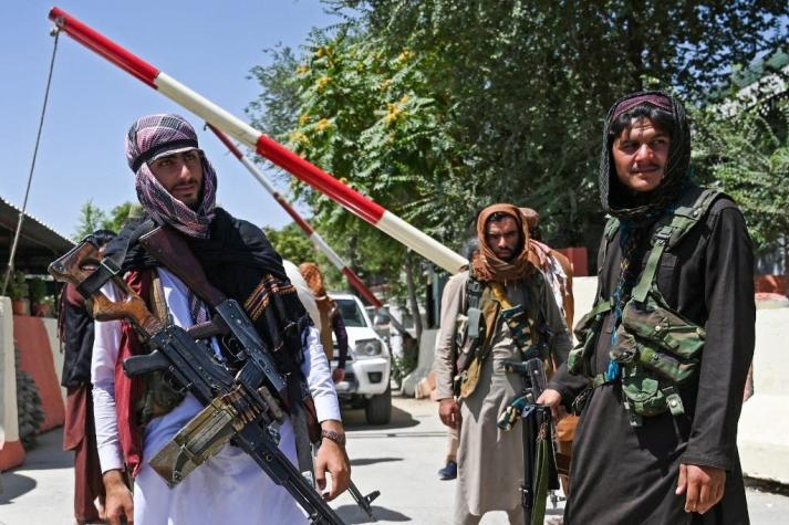 Talibanes anuncian "amnistía general" para los funcionarios públicos de Afganistán