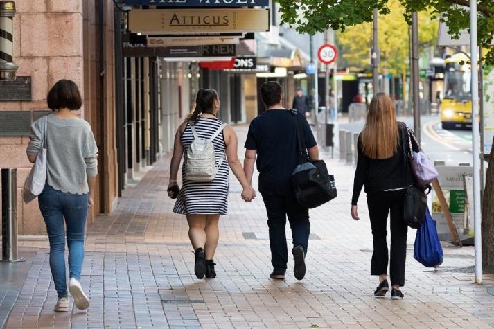 Nueva Zelanda decreta tres días de cuarentena al descubrirse primer caso de COVID desde febrero