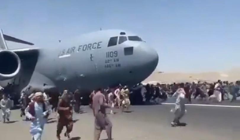 Caos en Kabul: hallan cadáver de afgano en tren de aterrizaje de un avión militar estadounidense
