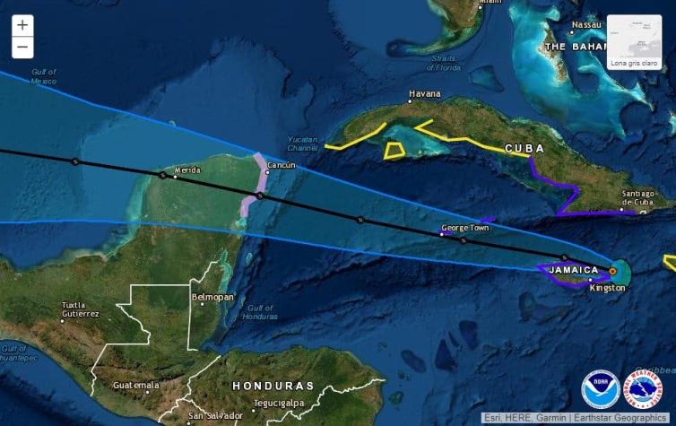 La tormenta tropical Grace amenaza con convertirse en huracán en su camino a México