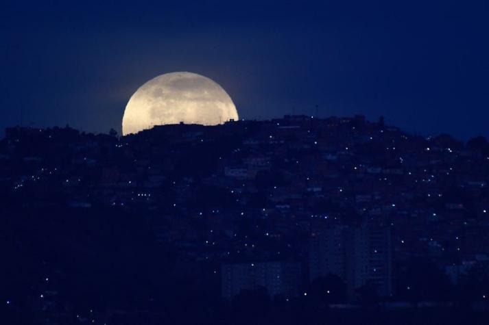 Luna Azul: de qué se trata este nuevo evento astronómico y cuándo se podrá ver en Chile