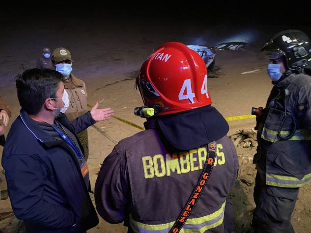 Investigan hallazgo de dos cuerpos calcinados al interior de auto en Arica