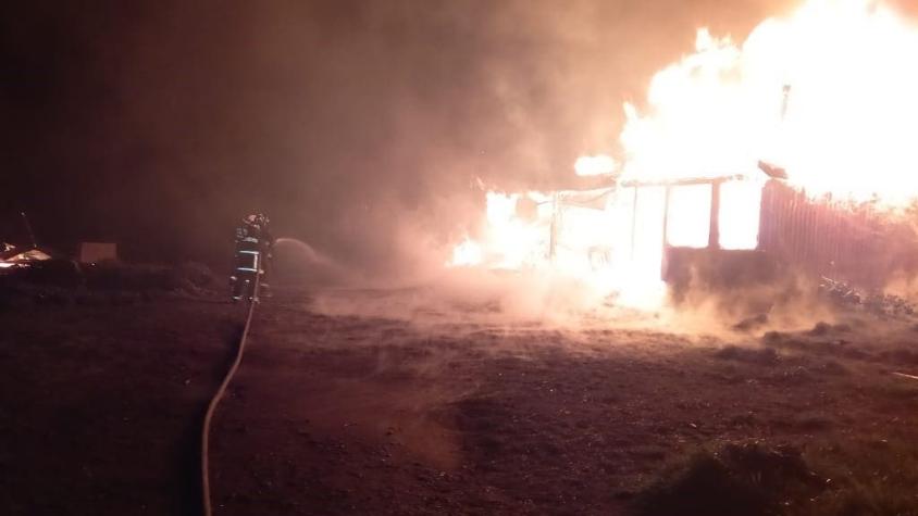 Dos personas mueren tras ataque incendiario en Tirúa: una de ellas es menor de edad