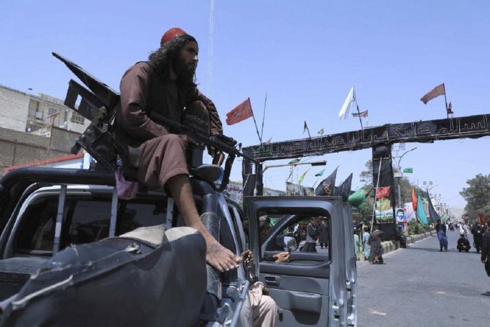 Talibanes buscan a afganos que ayudaron a EEUU para capturarlos, según documento de ONU
