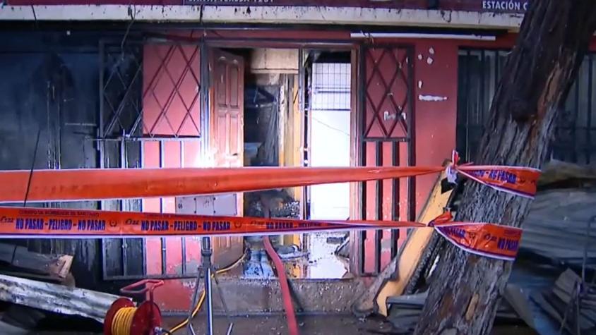 Una madre y sus dos hijos mueren en incendio de local comercial de Estación Central