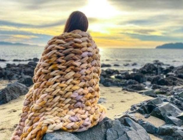 Los secretos de la mamá de Concepción que enamora con sus tejidos de lana vellón