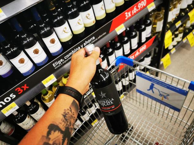 Estudio a adultos mayores: Un 42,6% consume alcohol mensualmente