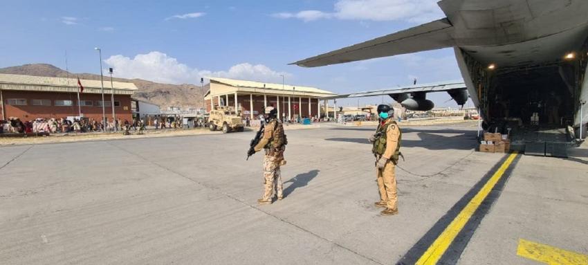 Últimos aviones estadounidenses se retiran de Afganistán y se da por finalizada la evacuación