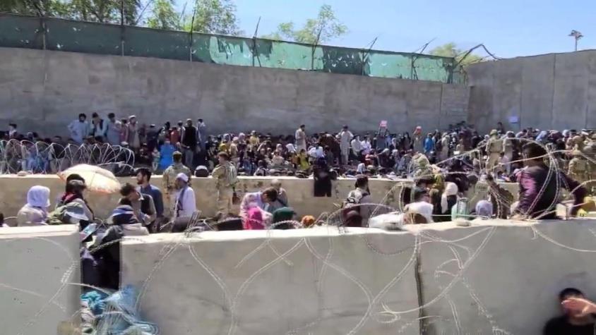 [VIDEO] Cerca de 100 muertos en doble atentado en Aeropuerto de Kabul