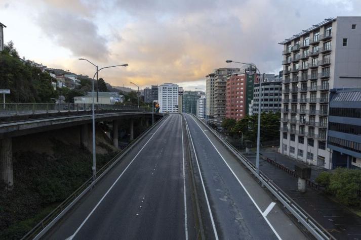 Nueva Zelanda prolonga cuarentena nacional ante brote de COVID-19