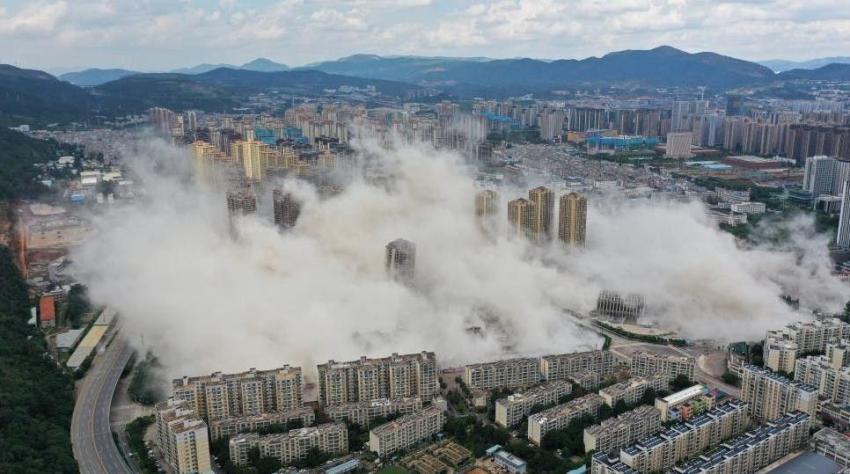 [VIDEO] Demuelen en China 15 edificios de gran altura con explosión controlada
