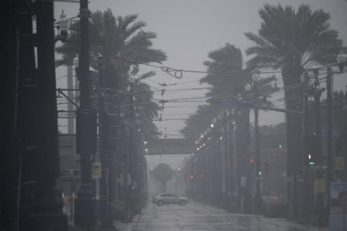 El huracán Ida azota el sur de EEUU y deja completamente a oscuras a Nueva Orleans