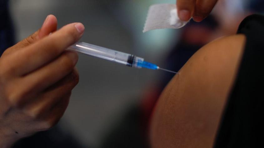 Toque de queda: RM amanece este lunes sin alcanzar el 80% de población vacunada