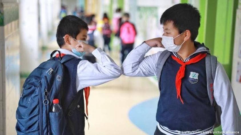 China reforma su sistema educativo y prohíbe exámenes para niños de seis años