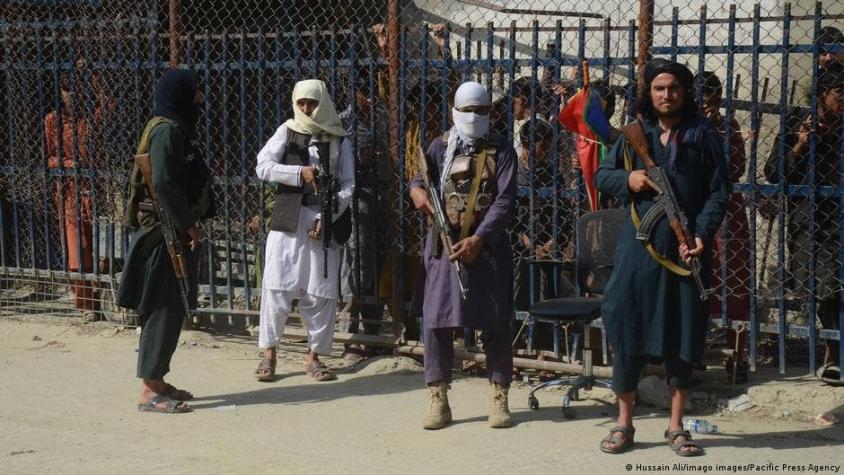Analista internacional: "El placer entre hombres es una práctica común entre los talibanes"