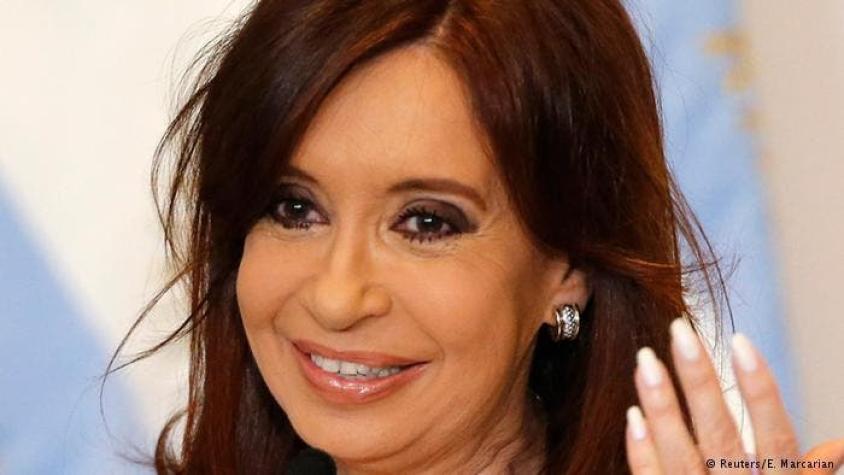 Con duras críticas a gestión de Fernández, vicepresidenta argentina pide cambio de gabinete