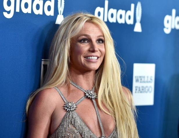 Britney Spears solicita poner fin a tutela de su padre para poder casarse