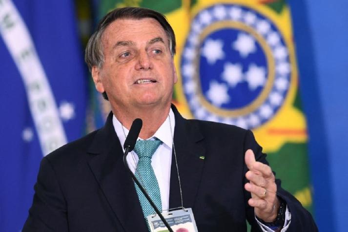 Jair Bolsonaro pide "calma" a seguidores que le llaman "traidor"