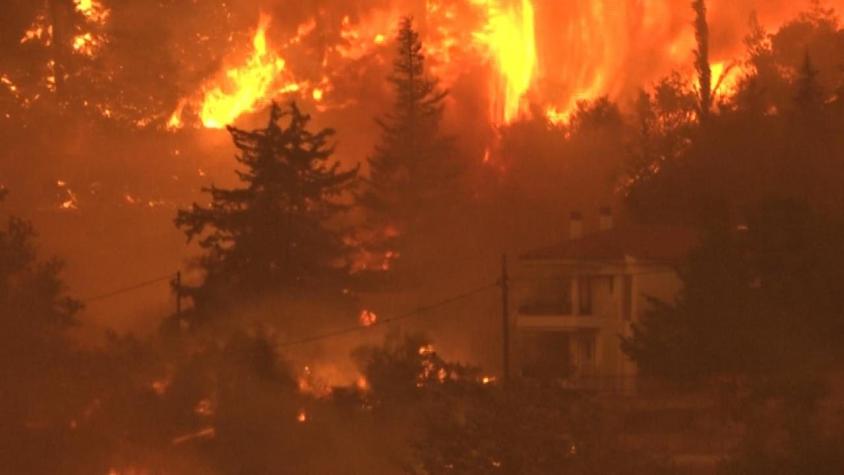 [VIDEO] Imposible de apagar: Alerta por incendios devastadores producto de la sequía