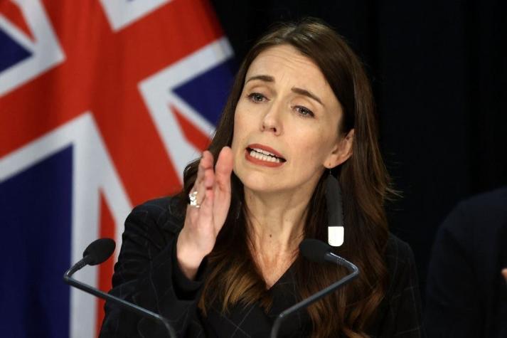 Primera ministra de Nueva Zelanda califica ataque en supermercado como acto terrorista