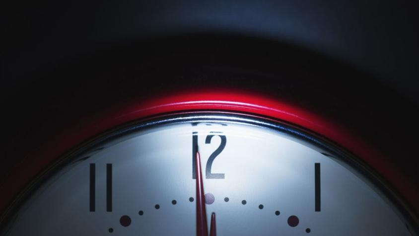 Cambio de hora 2021: Cómo operará el toque de queda en la medianoche del sábado